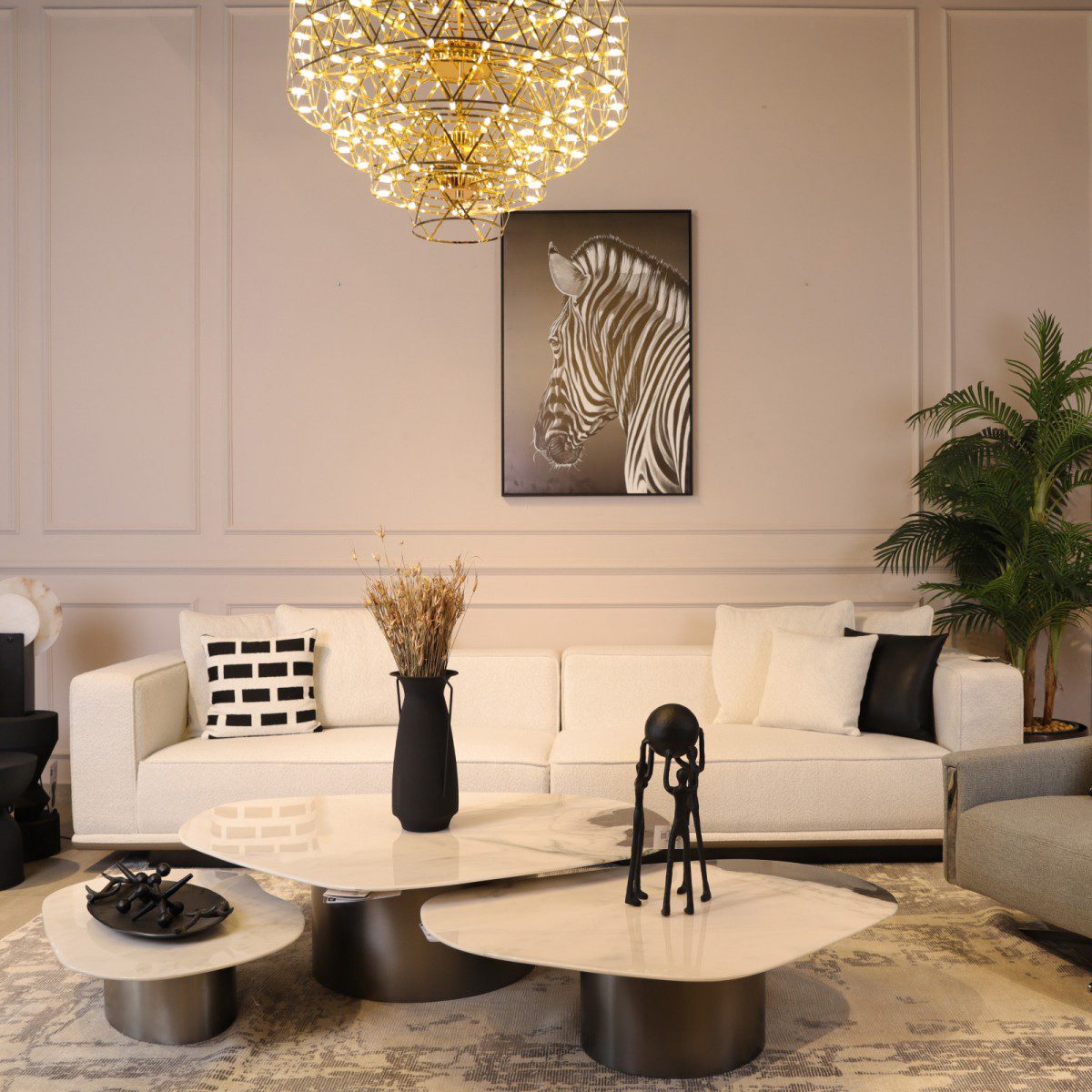 كنب بأربعة مقاعد