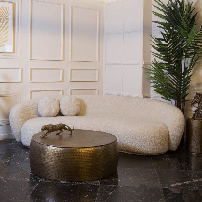 كنب بثلاثة مقاعد