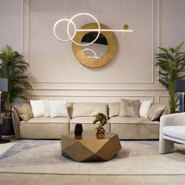 كنب بثلاثة مقاعد