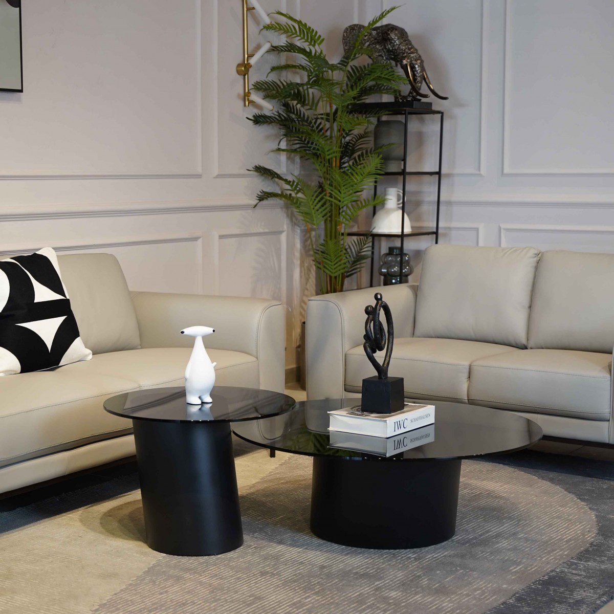 طاولة جانبية